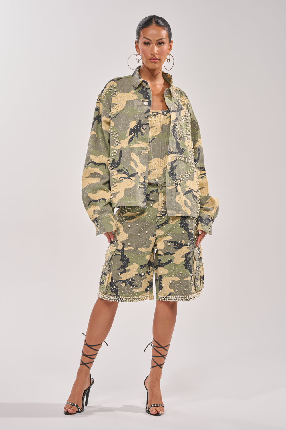 EMBELLISHED CAMO BUTTON DOWN
