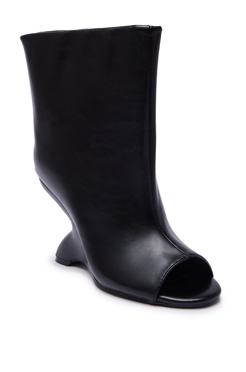 AZALEA WANG FAOI BLACK INVERTED WEDGE OPEN-TOE BOOTIE