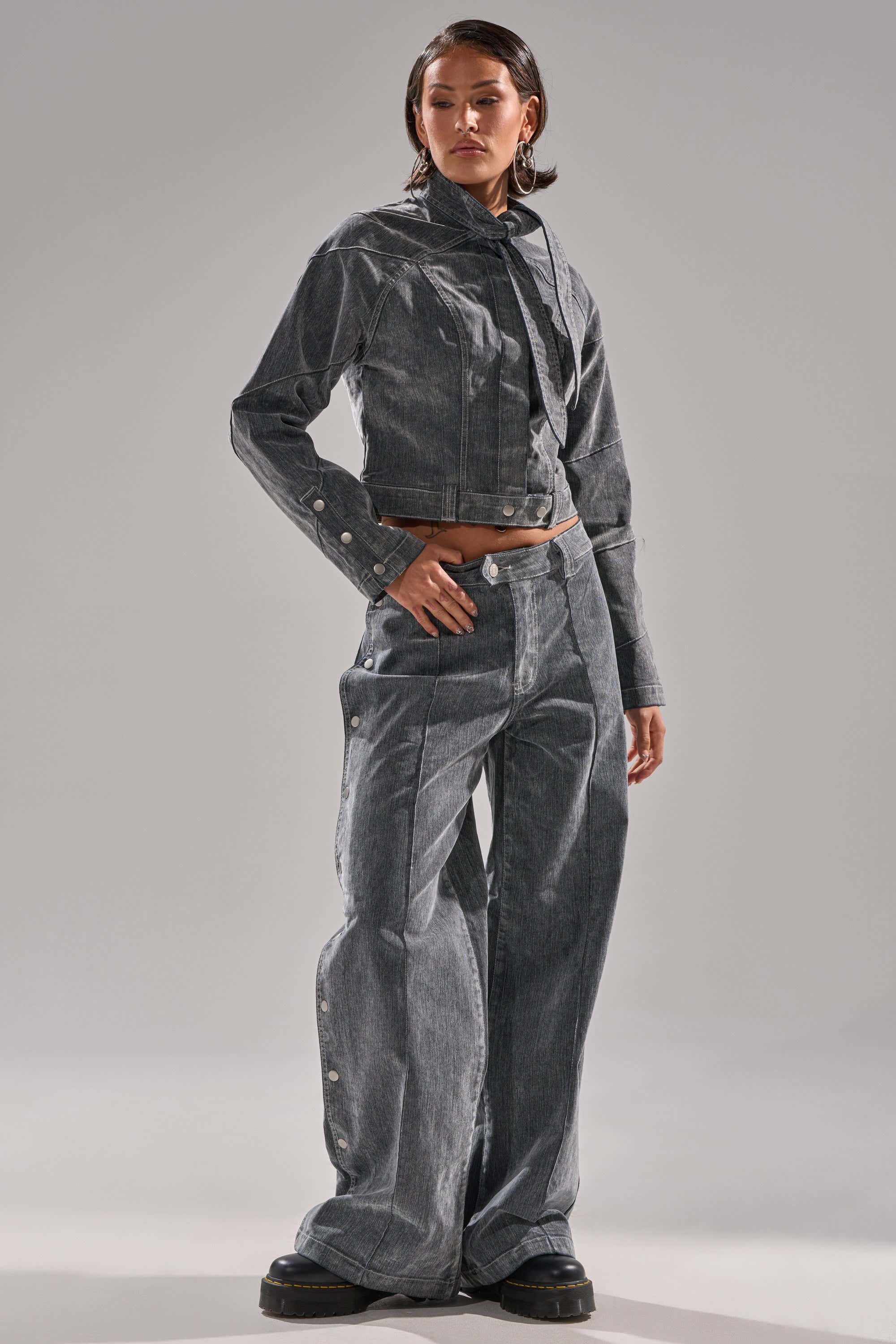 CATCHING EYES VELVET DENIM BLOUSE