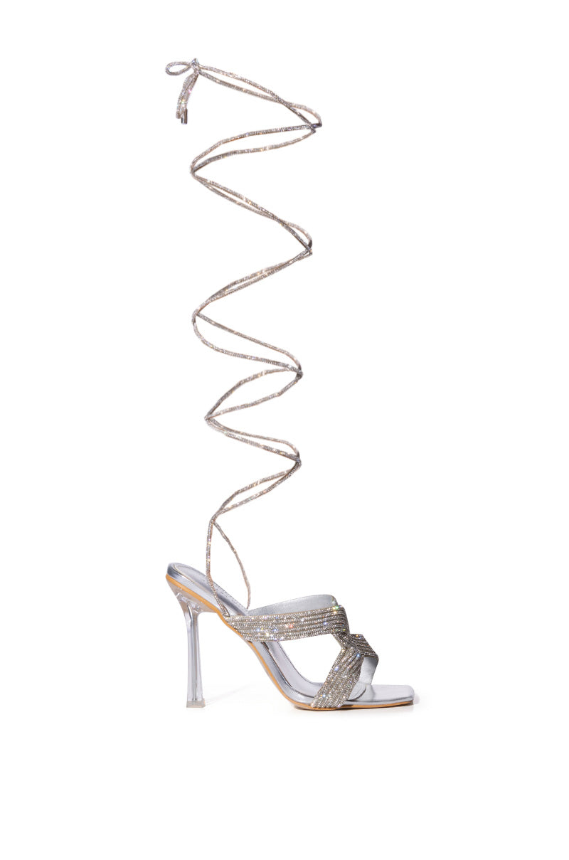 AZALEA WANG DELPHINE CHUNKY METALLIC SANDAL IN SILVER