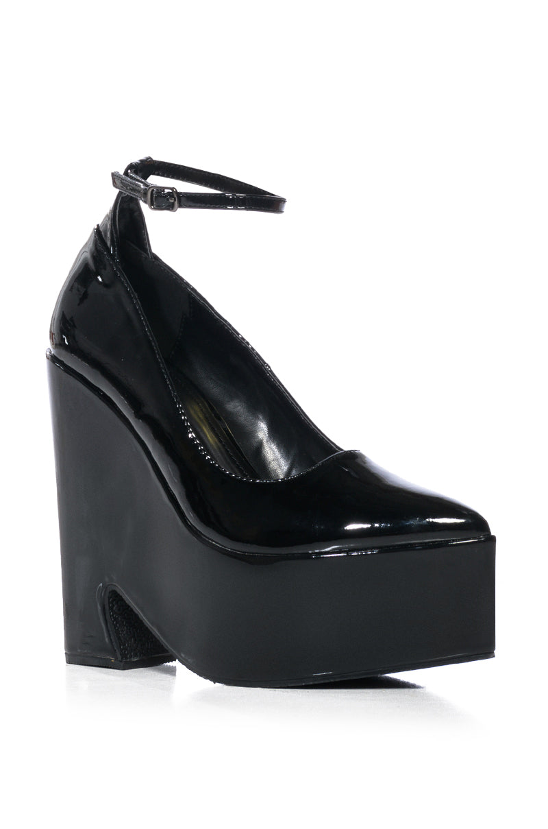 AZALEA WANG SAYERS WEDGE POINTED TOE PUMP IN BLACK