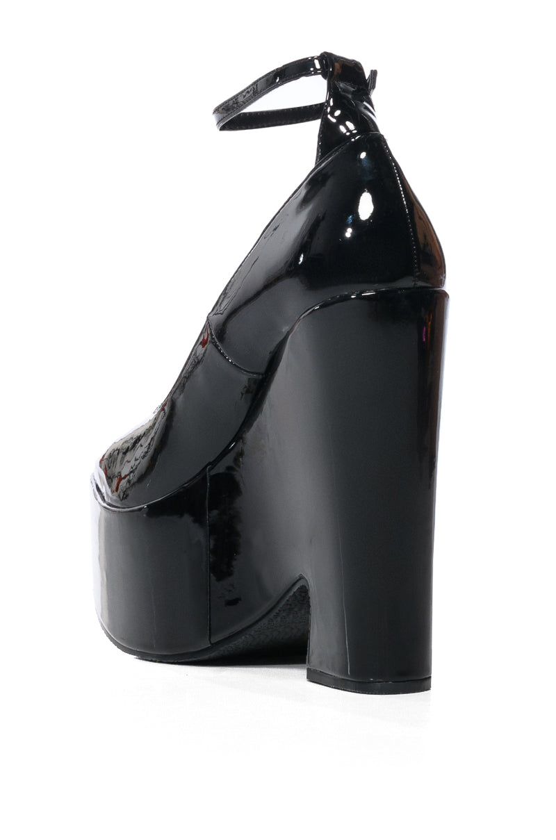 AZALEA WANG SAYERS WEDGE POINTED TOE PUMP IN BLACK