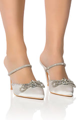 AZALEA WANG EVIT STILETTO MULE PUMP IN WHITE