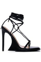 AZALEA WANG IMPULSIVE CHUNKY PUMP IN BLACK