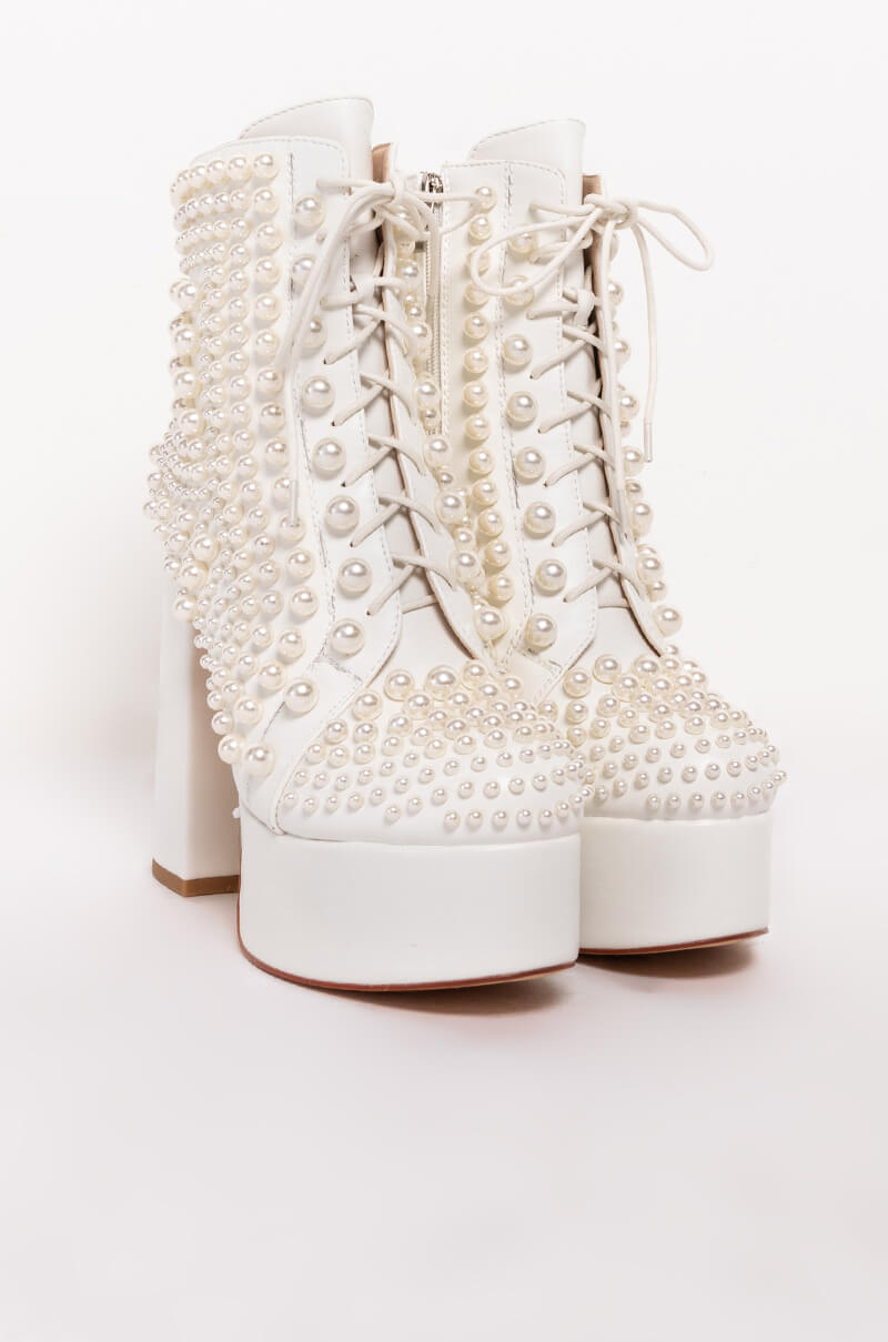 AZALEA WANG LITS THE PEARLS FOR ME CHUNKY BOOTIE IN WHITE