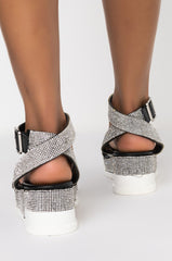 AZALEA WANG LET YOU KNOW YOU'RE MINE FLATFORM SANDAL IN BLACK