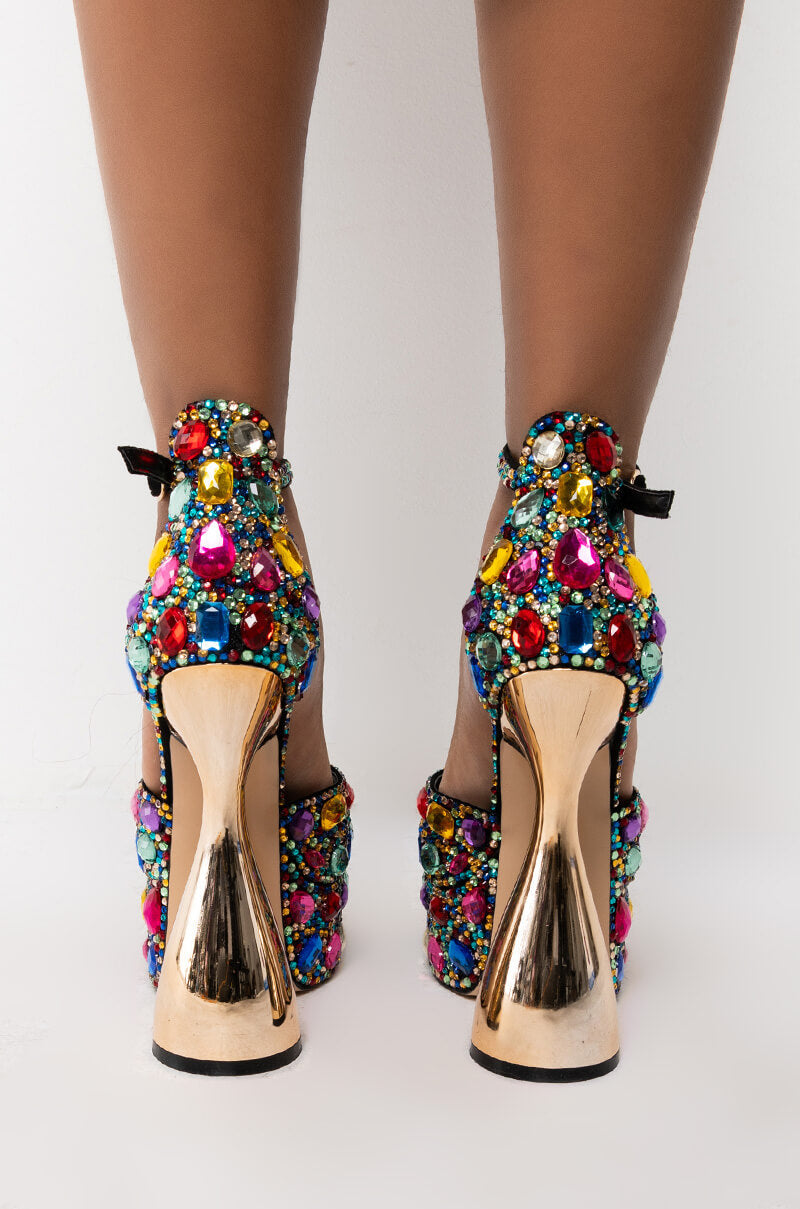 AZALEA WANG LIFE OF THE PARTY CHUNKY SANDAL IN MULTI