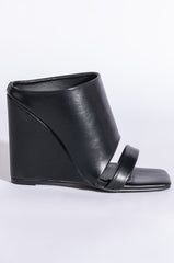 AZALEA WANG JOCELYN SQUARE TOE WEDGE SANDAL IN BLACK