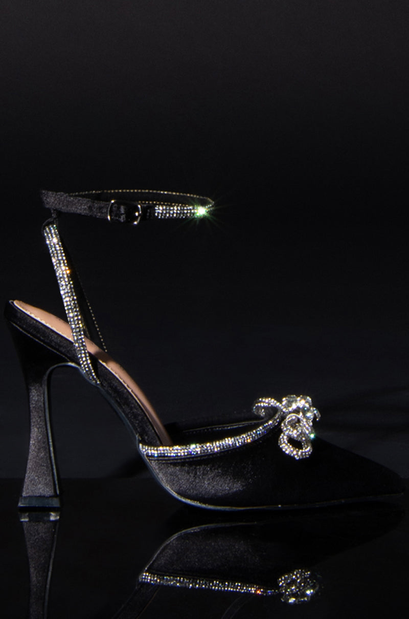 AZALEA WANG TAMIA EMBELLISHED CHUNKY PUMP IN BLACK