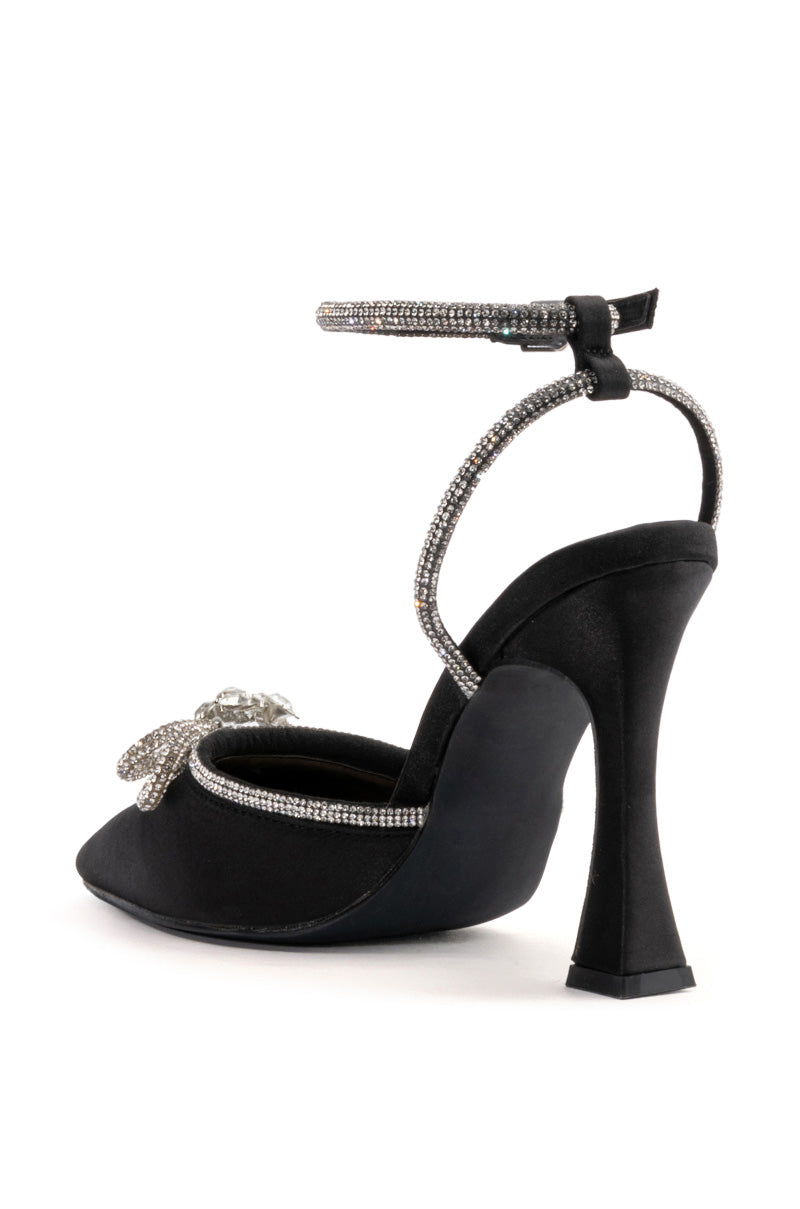 AZALEA WANG TAMIA EMBELLISHED CHUNKY PUMP IN BLACK