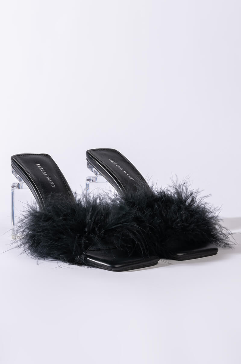 AZALEA WANG PILLOW TALK CHUNKY SANDAL IN BLACK