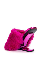 AZALEA WANG REMI FUR WEDGE SANDAL IN FUCHSIA