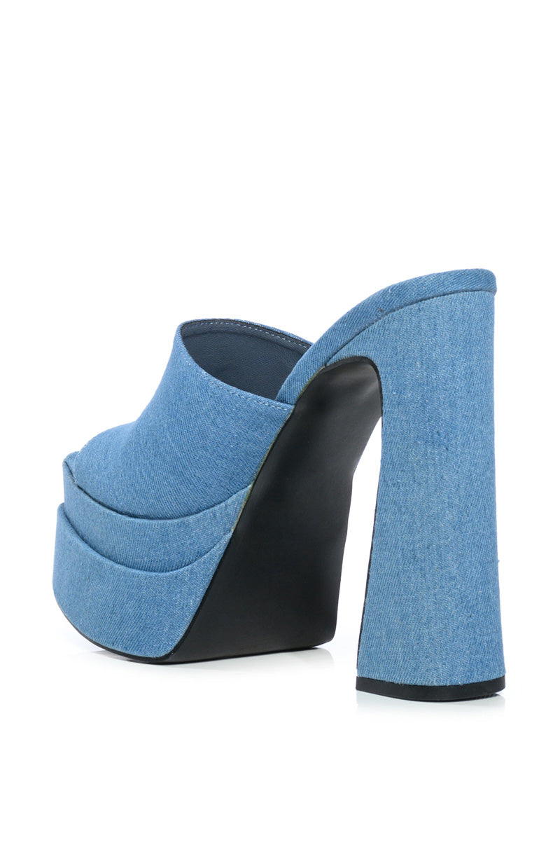 AZALEA WANG RHEYA CHUNKY MULE IN DENIM