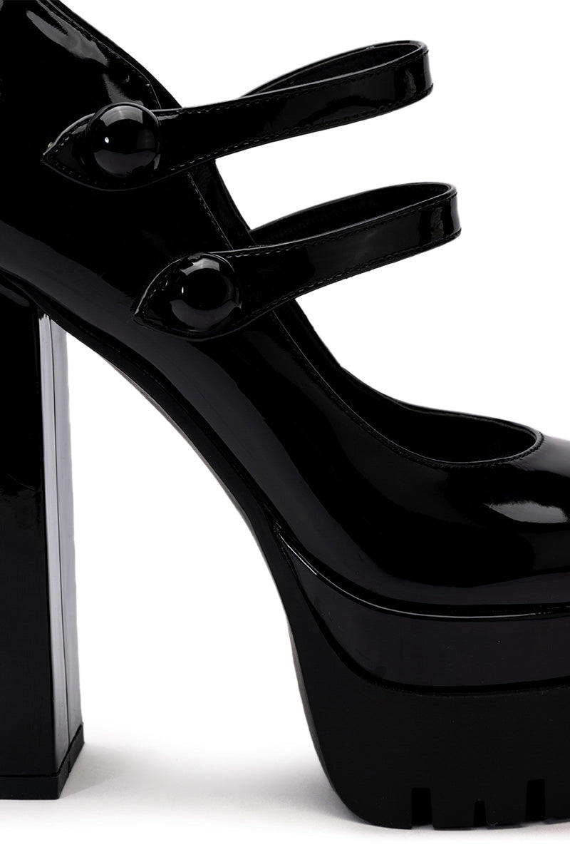 AZALEA WANG TATE PATENT CHUNKY PUMP