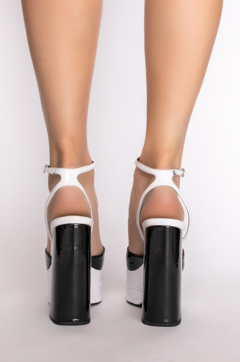 AZALEA WANG TELL IT HOW IT IS CHUNKY SANDAL IN BLACK WHITE