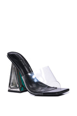 AZALEA WANG WHISPER CHUNKY SANDAL IN BLACK