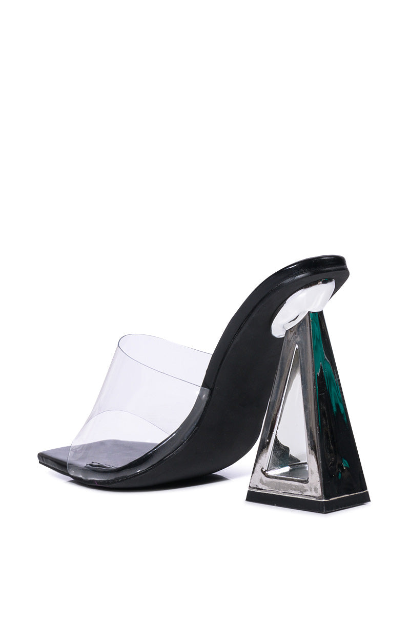 AZALEA WANG WHISPER CHUNKY SANDAL IN BLACK