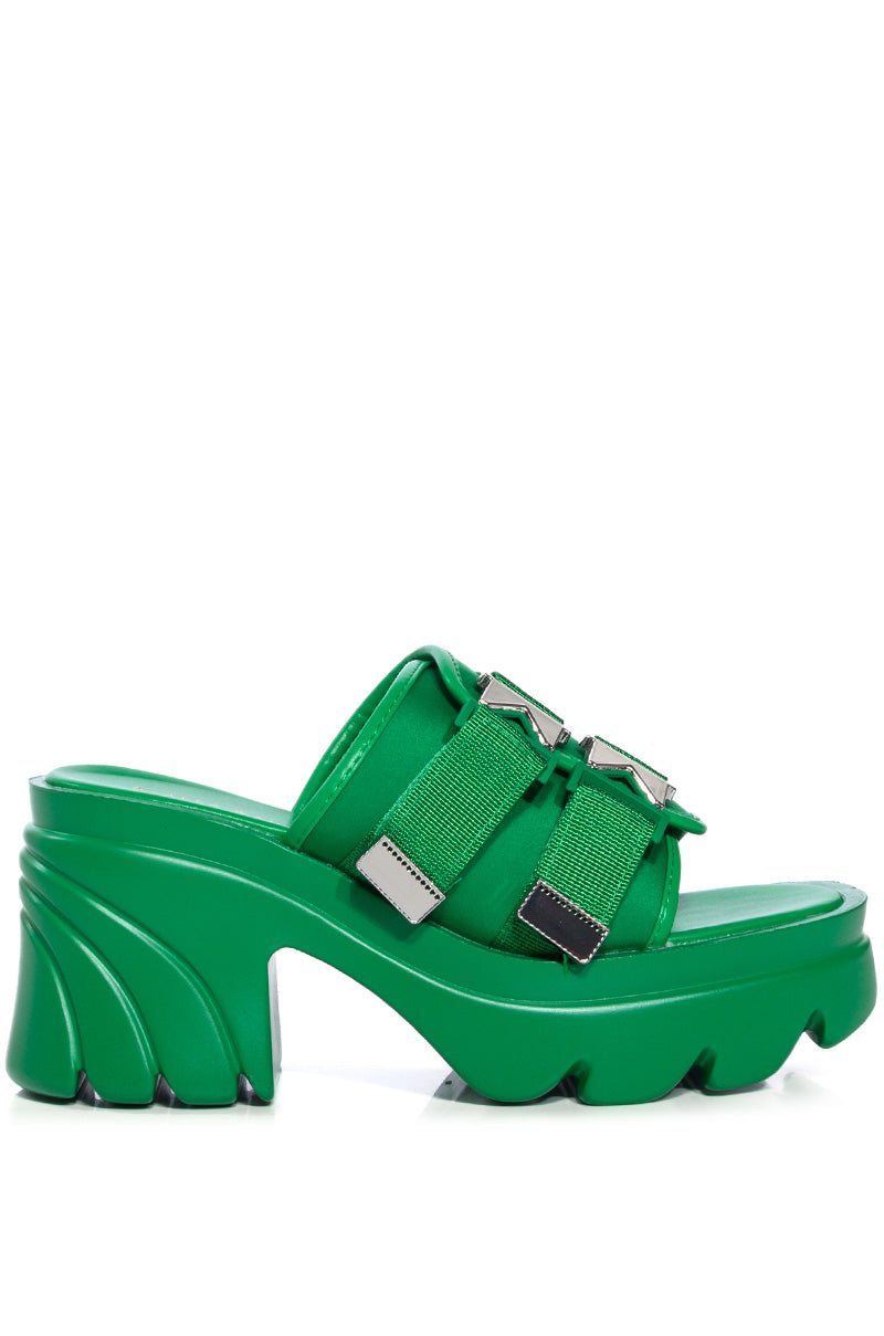 AZALEA WANG WICKER SLIP ON MULE IN GREEN