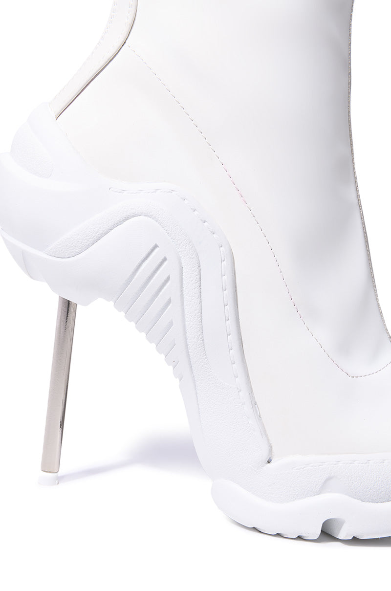 AZALEA WANG WILBER BOOTIE WITH STRETCH NEOPRENE IN WHITE