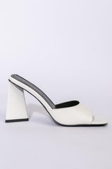 AZALEA WANG WORK FOR IT CHUNKY SANDAL IN WHITE