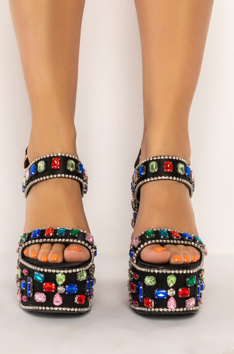 AZALEA WANG WOULDNT CHANGE A THING CHUNKY SANDAL IN BLACK MULTI