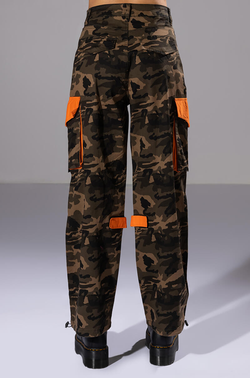 BANK ON ME RELAXED CARGO JEANS