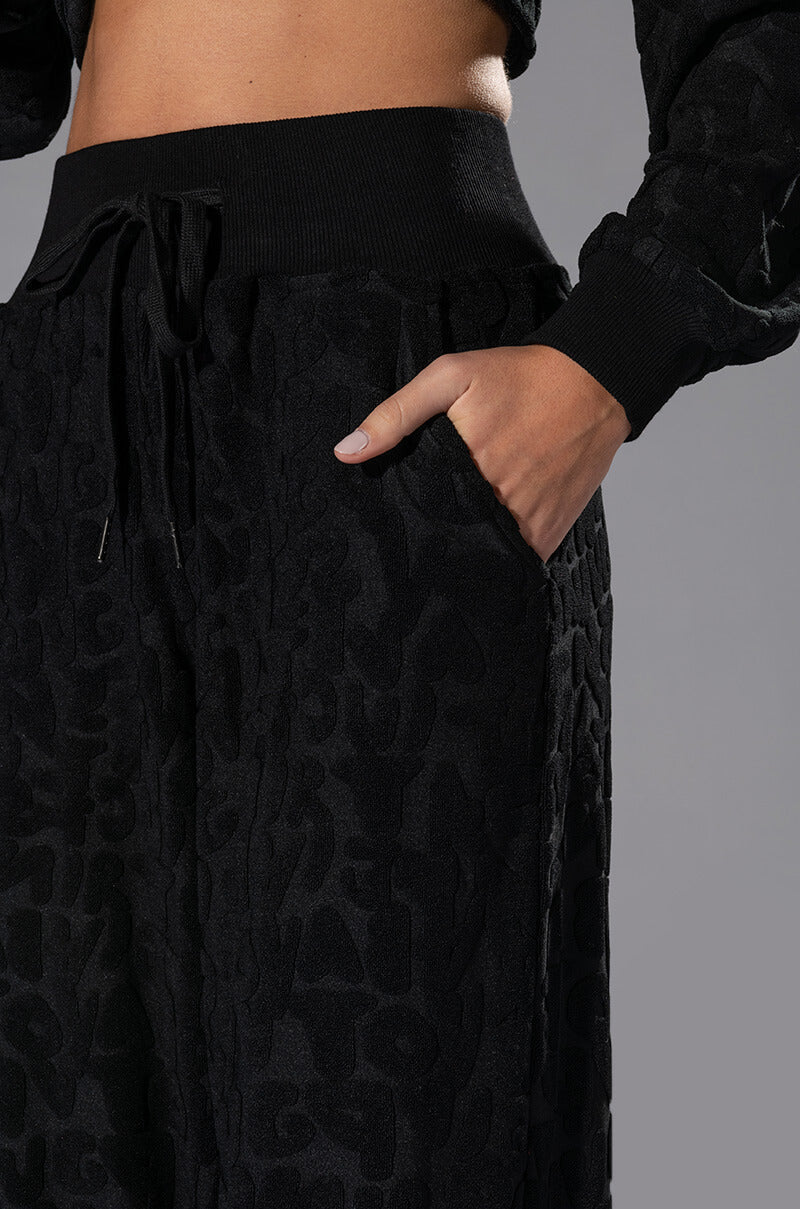 BE HERE TEXTURED WIDE LEG SWEATPANT