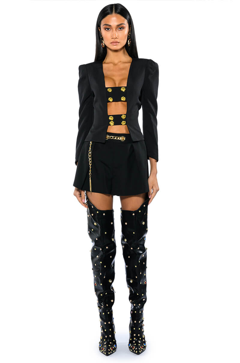BETTER DAYS FLOUNCE SHORT WITH CHAIN BELT