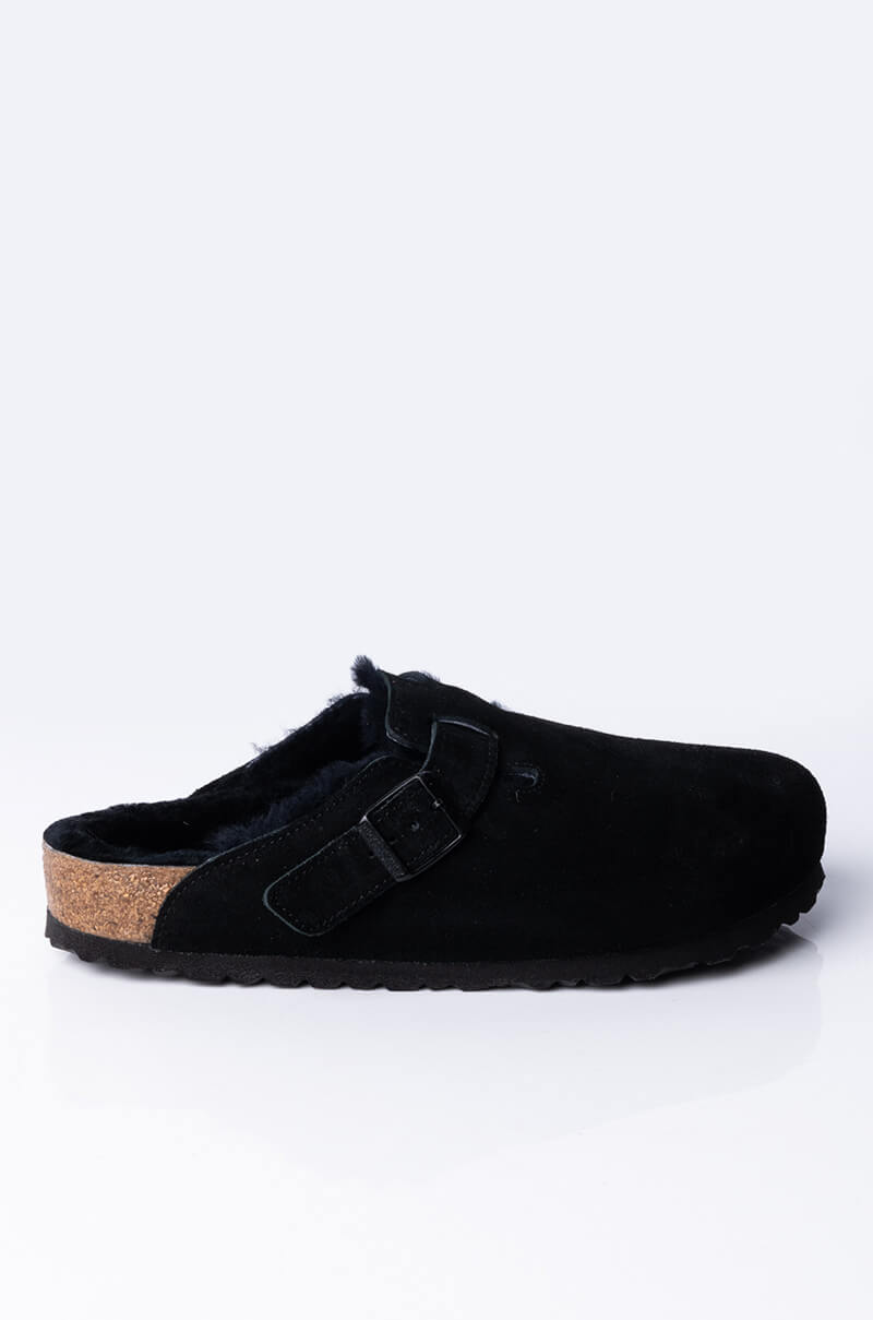 BIRKENSTOCK BOSTON SHEARLING SANDAL IN BLACK