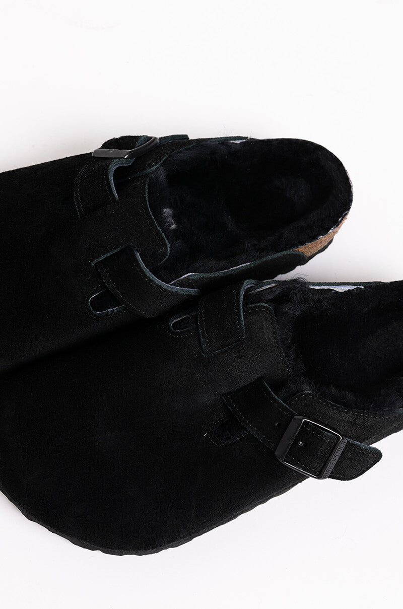 BIRKENSTOCK BOSTON SHEARLING SANDAL IN BLACK