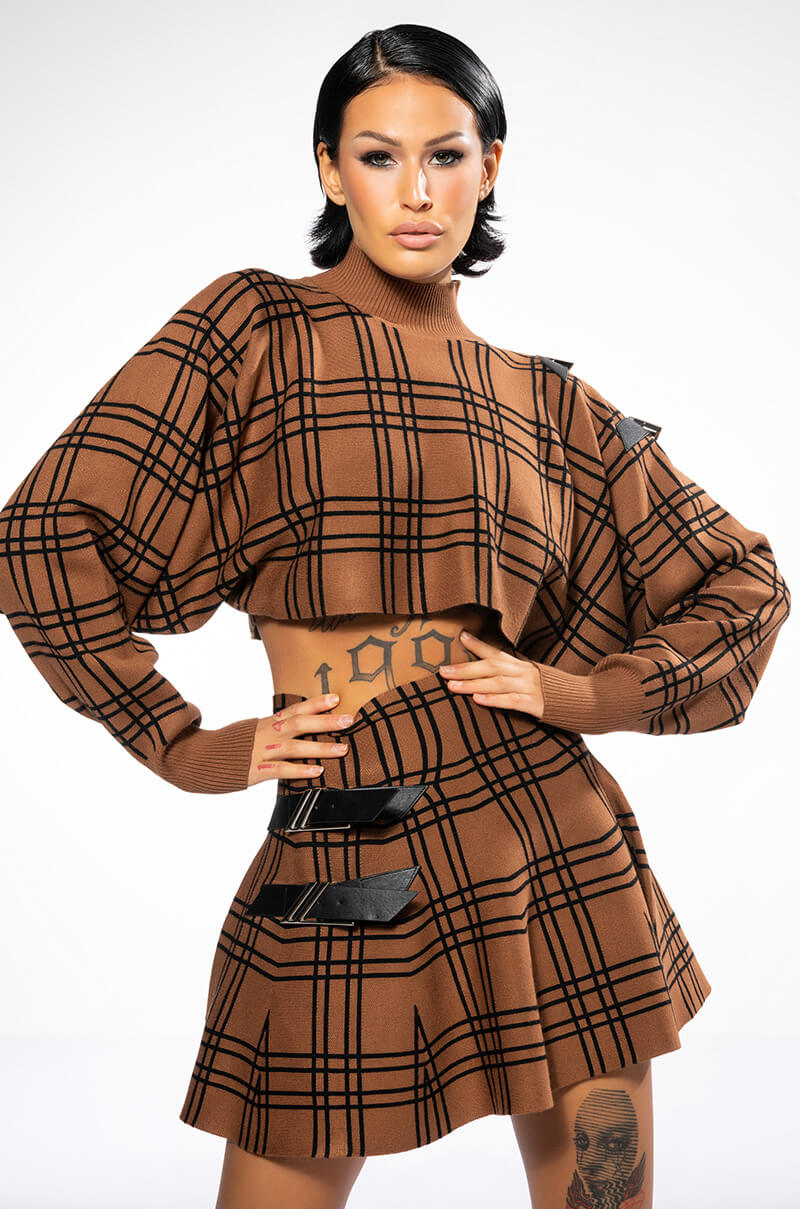 BLAIR BUCKLE KNIT LONG SLEEVE TOP