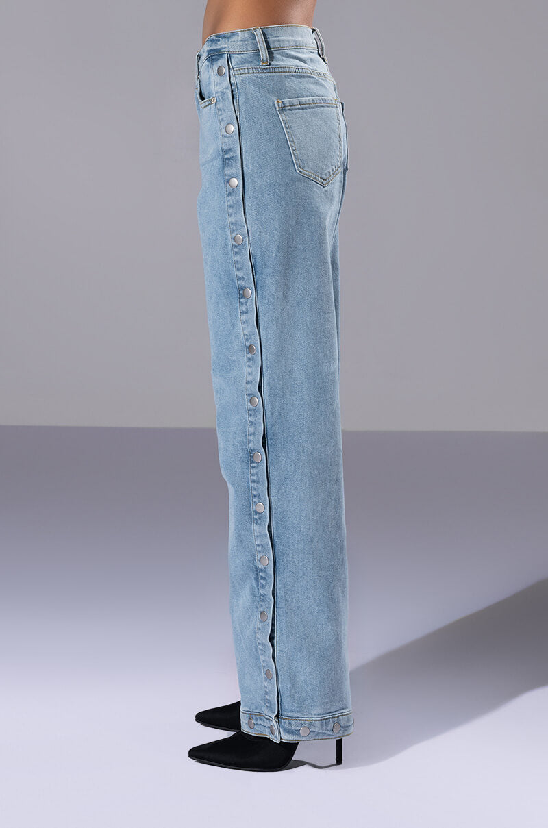 BLESSED MESS SIDE SNAP HIGH RISE JEANS