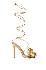 BLOOMING GOLD FLOWER SANDAL