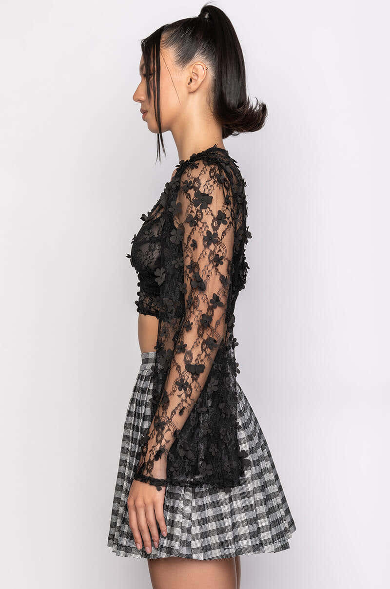 LILA FLORAL DETAIL CROPPED BLOUSE