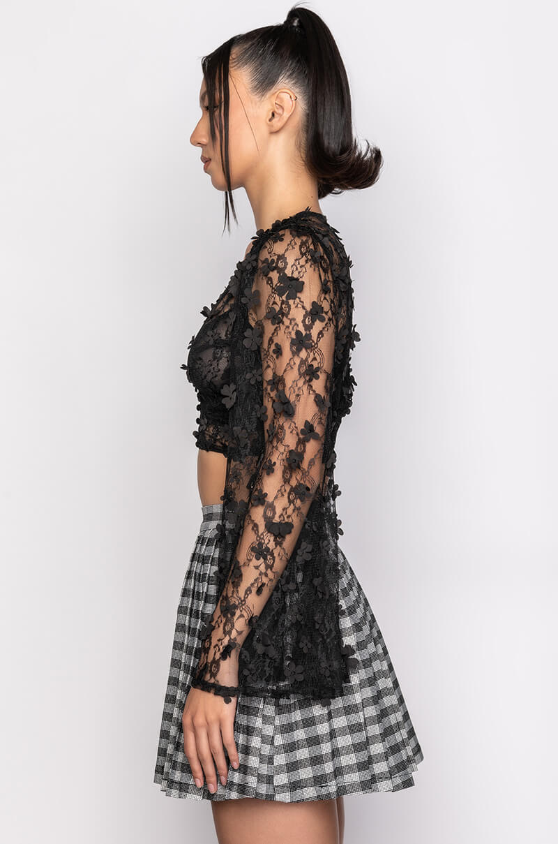 LILA FLORAL DETAIL CROPPED BLOUSE