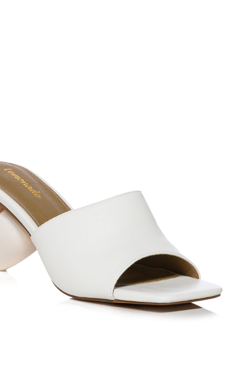 BUBBLE HEART WHITE NOVELTY HEEL SANDAL