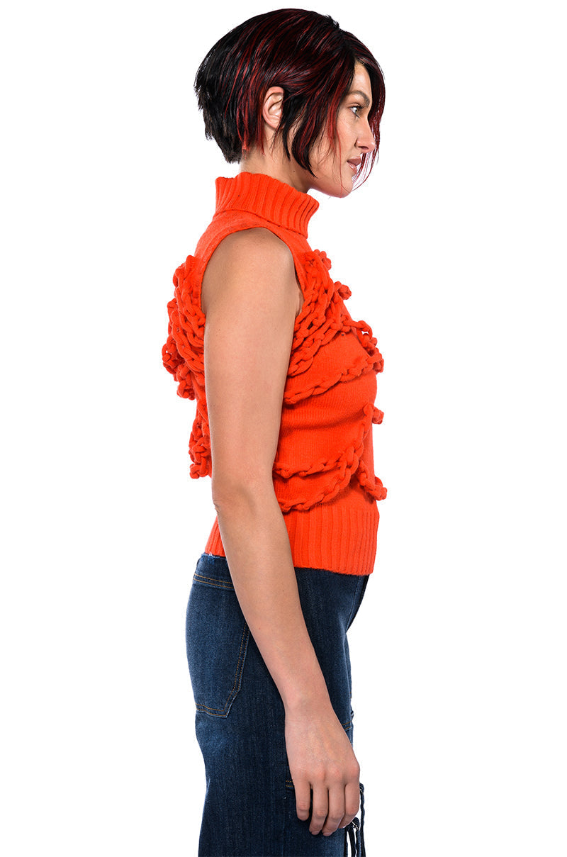 CHAIN LINK DETAIL SLEEVELESS TURTLENECK SWEATER