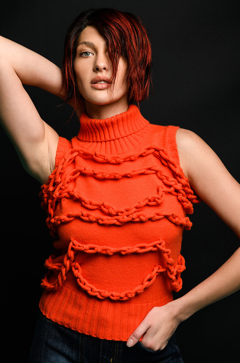 CHAIN LINK DETAIL SLEEVELESS TURTLENECK SWEATER