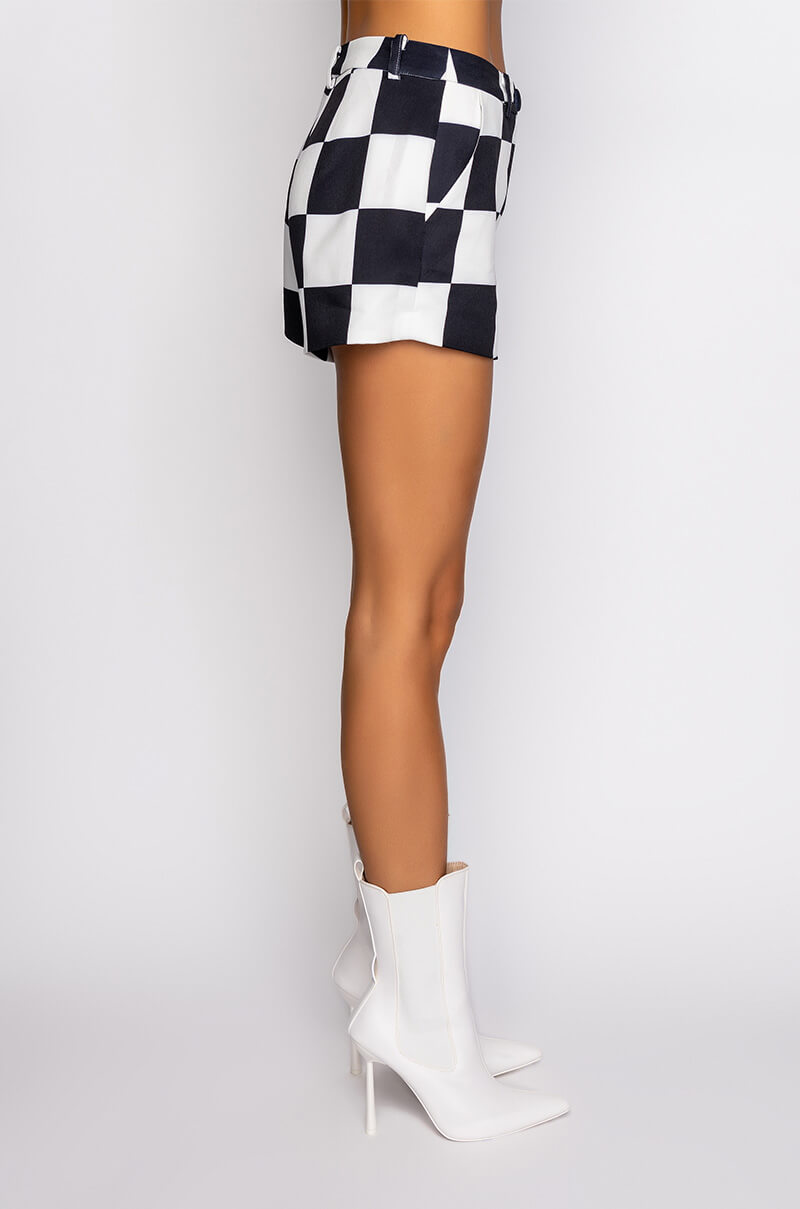 CHECKMATE FITTED MID RISE SHORTS