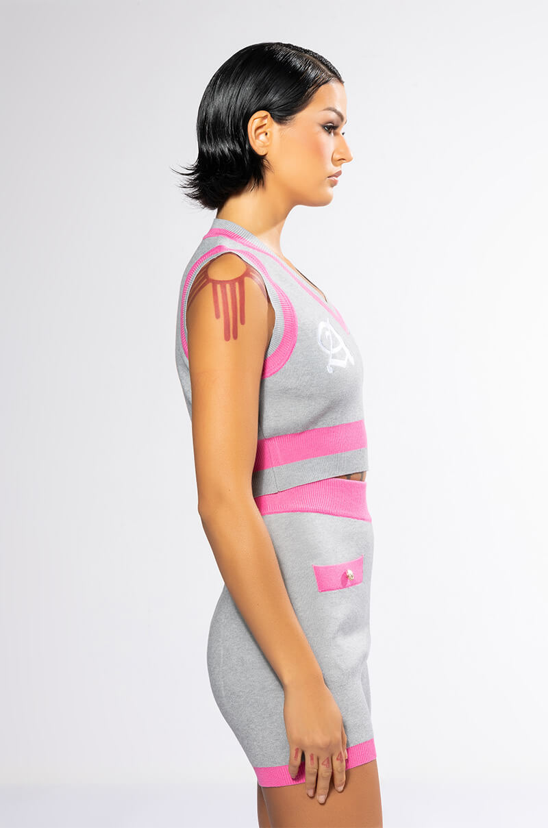 COLLEGIATE SO STUDIOUS CROPPED SLEEVELESS SWEATER