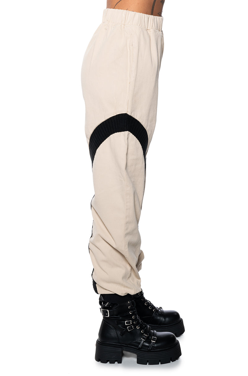 CURVE EFFECT RIBBED TRIM BEIGE JOGGER