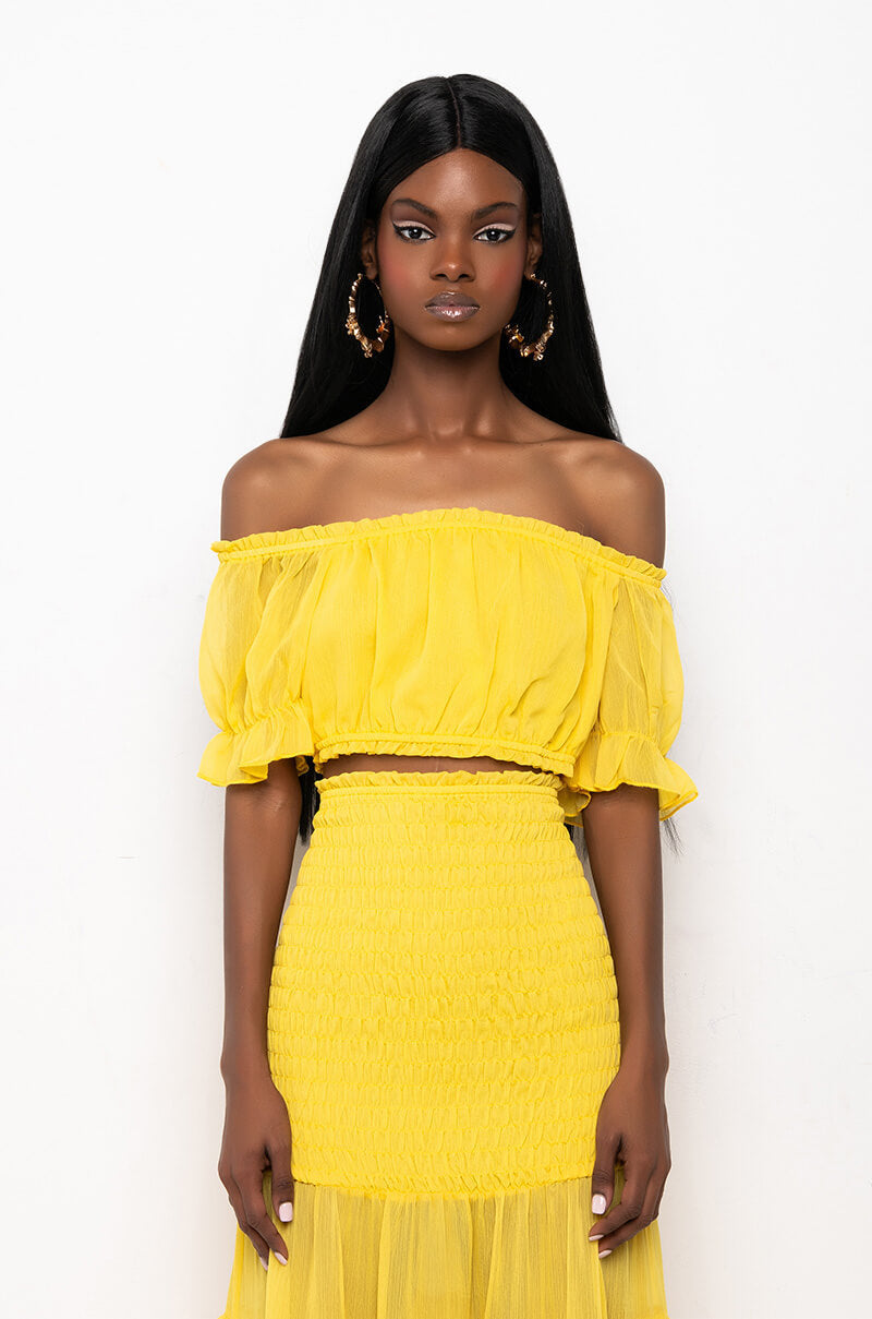 DELILAH OFF THE SHOULDER CROP TOP