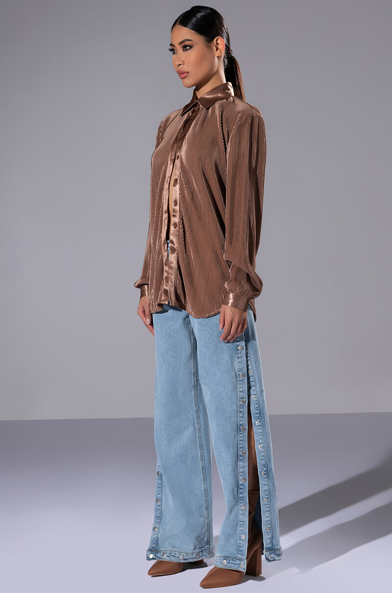 DAY TIME PLISSE BUTTON DOWN TOP