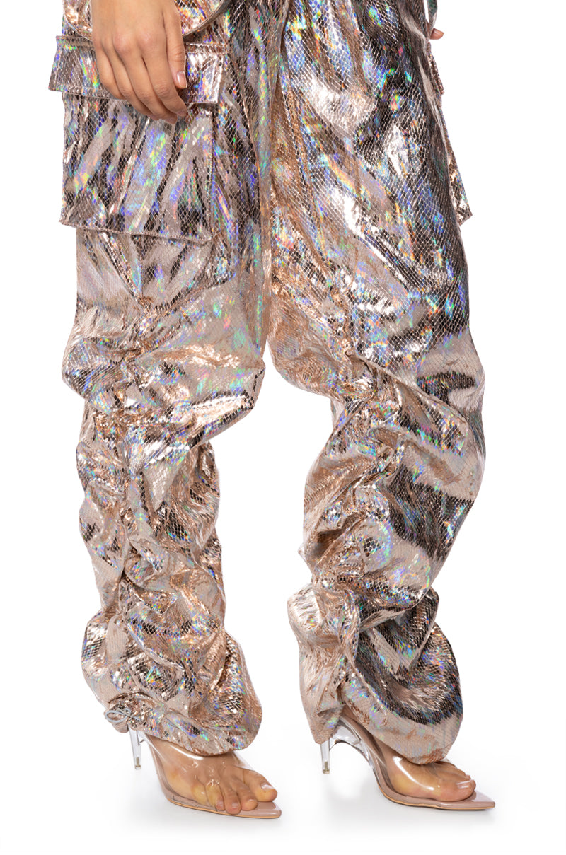 ENVISION ME RUCHED CARGO PANT IN GOLD