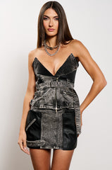 EXCLUSIVE LOOKS BELTED CORSET TOP