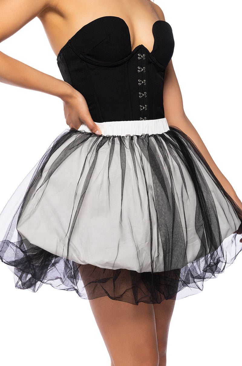 FEELIN CHIC TULLE LINED SKIRT