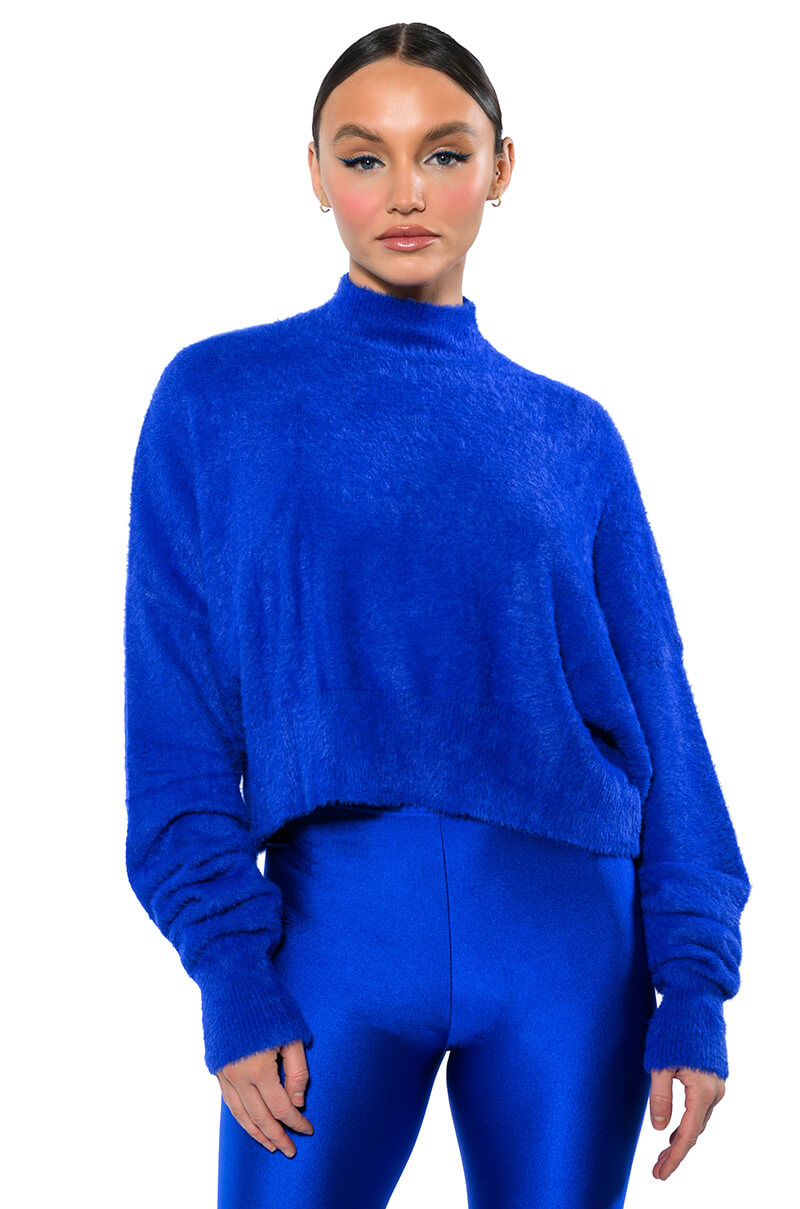 FIFI FUZZY KNIT OVERSIZED CROP SWEATER