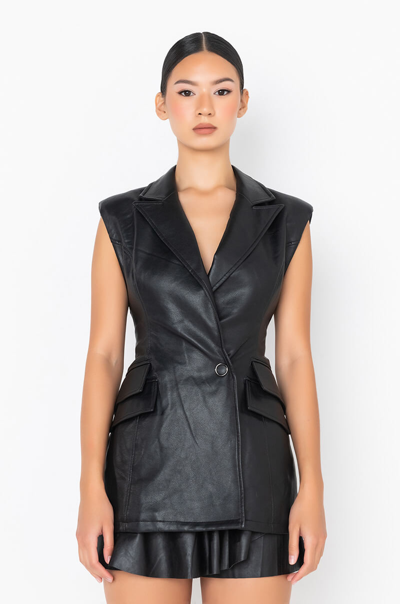 FITTED BLAZER VEST WITH DOUBLE POCKETS