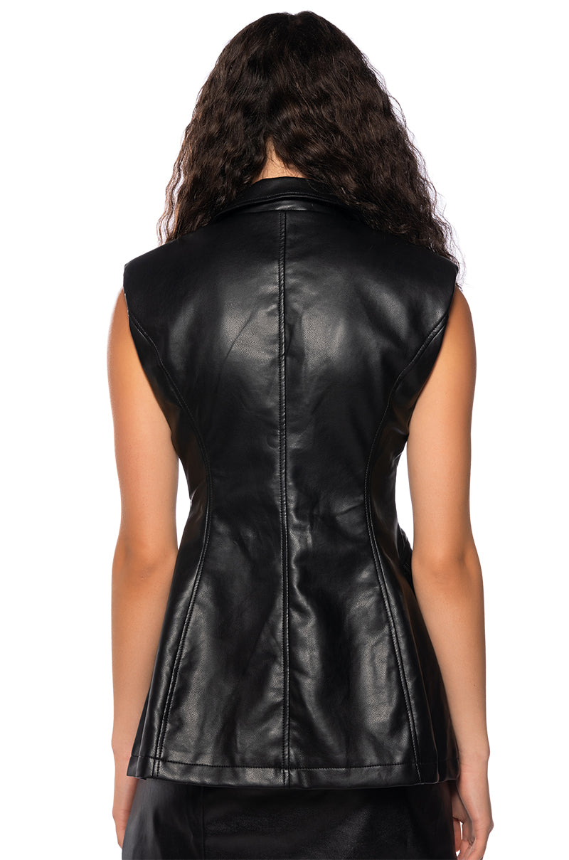 FITTED BLAZER VEST WITH DOUBLE POCKETS