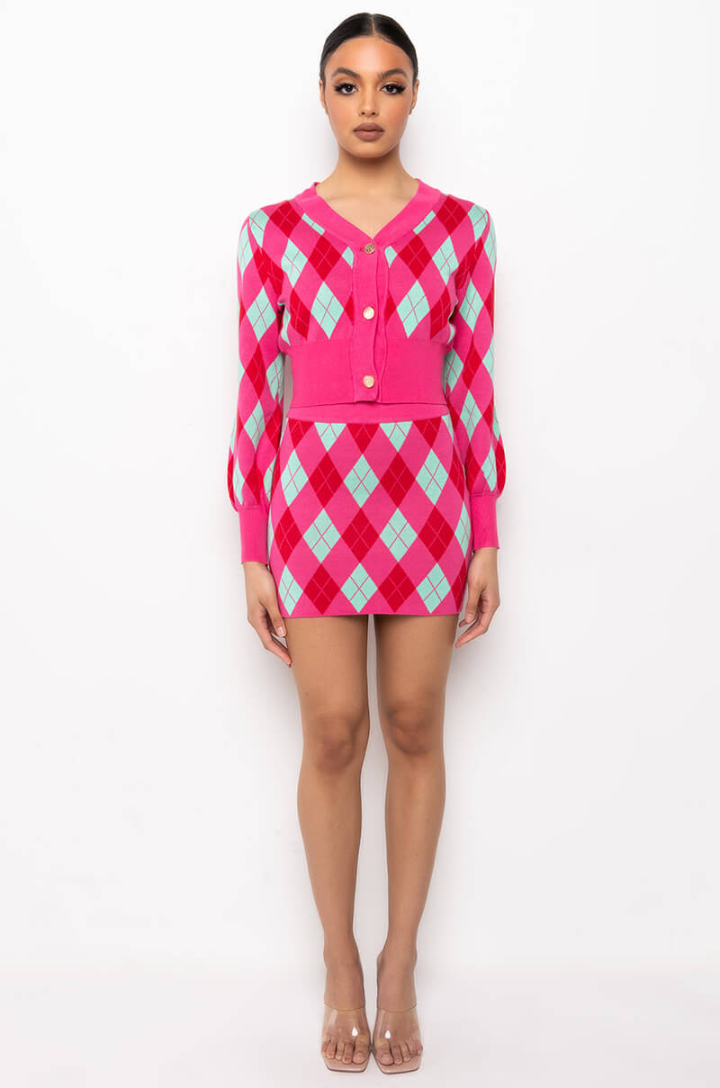 GET A CLUE KNIT CROP CARDIGAN